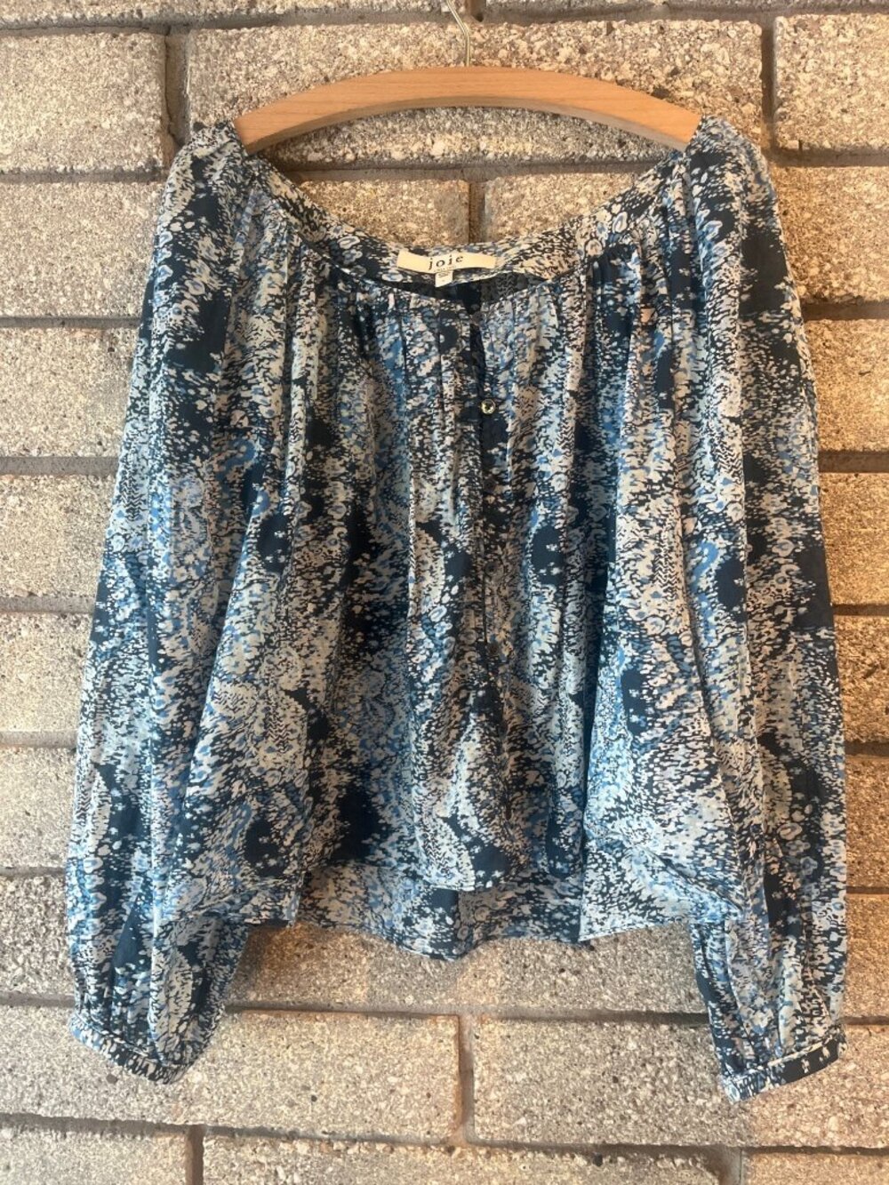 Joie Blue & White Abstract Print Button-Front Blouse Size L Lightweight Long Sle